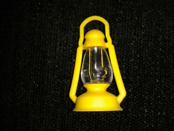 lamparina amarela plastica p/ óleo cod: 014