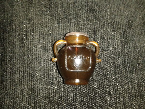 botija marron plastica cód: 009